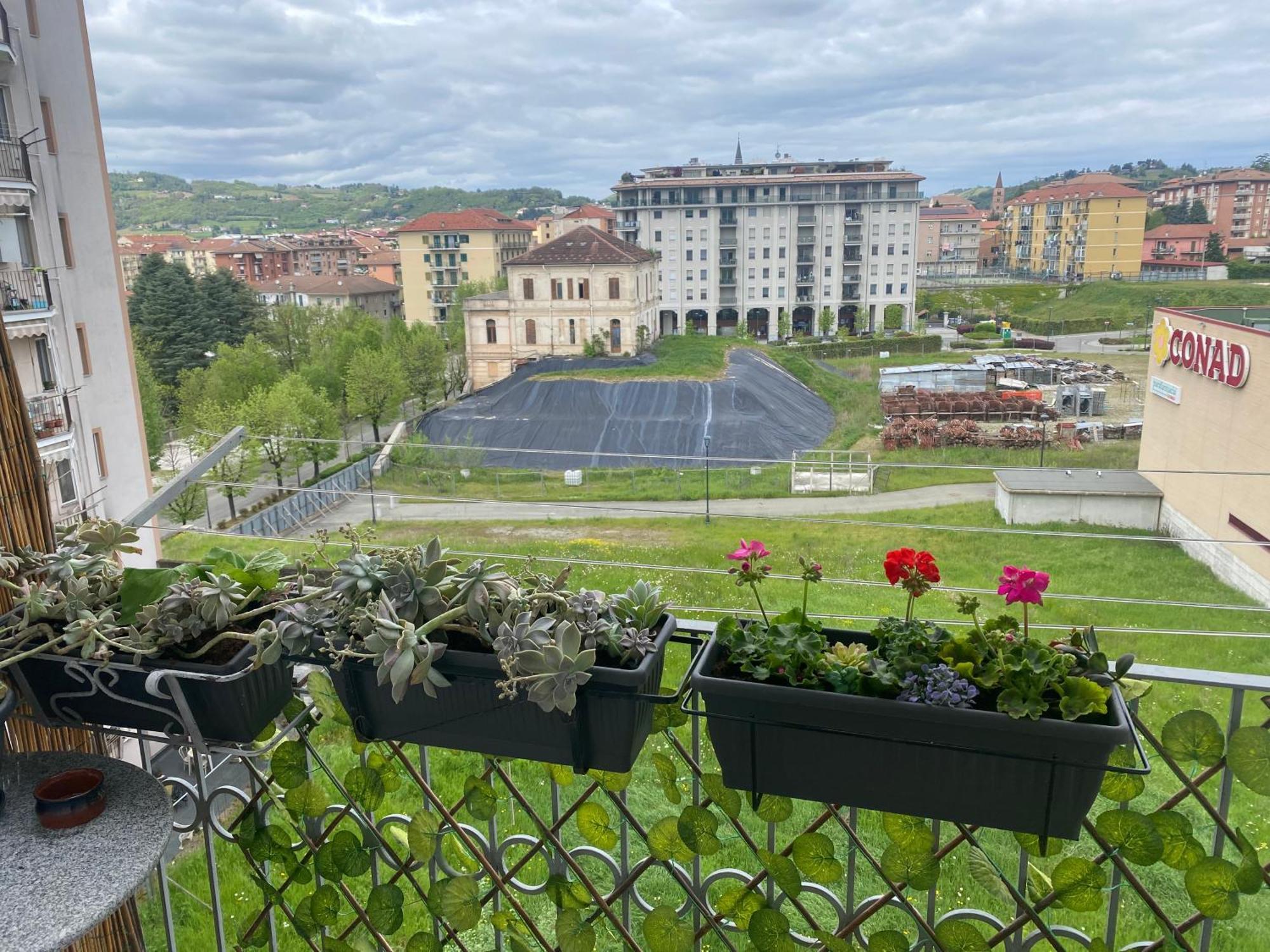 Appartamento Lella Con Meravigliosa Vista Vicino Alle Terme Acqui Terme ภายนอก รูปภาพ
